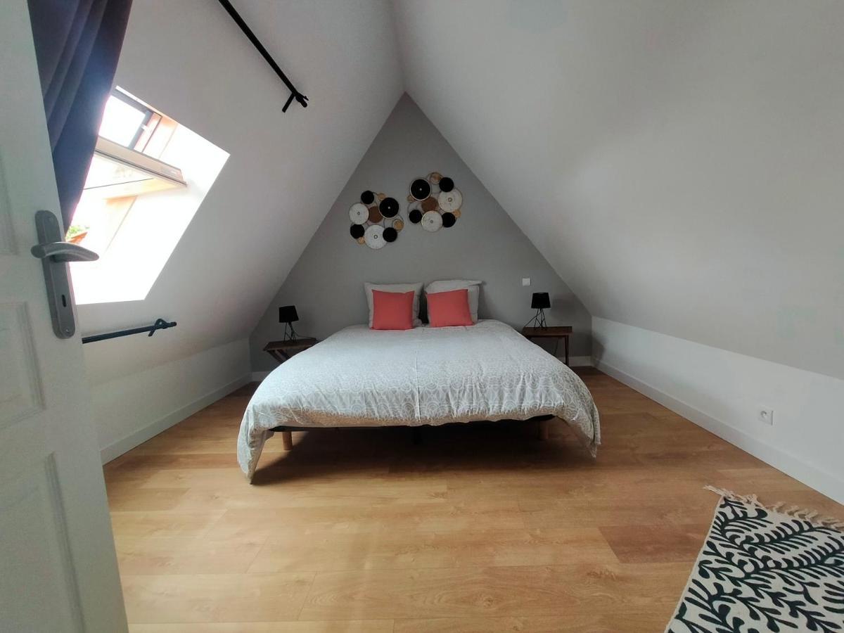 Вилла Le Domaine Des Biches Longueville  Экстерьер фото
